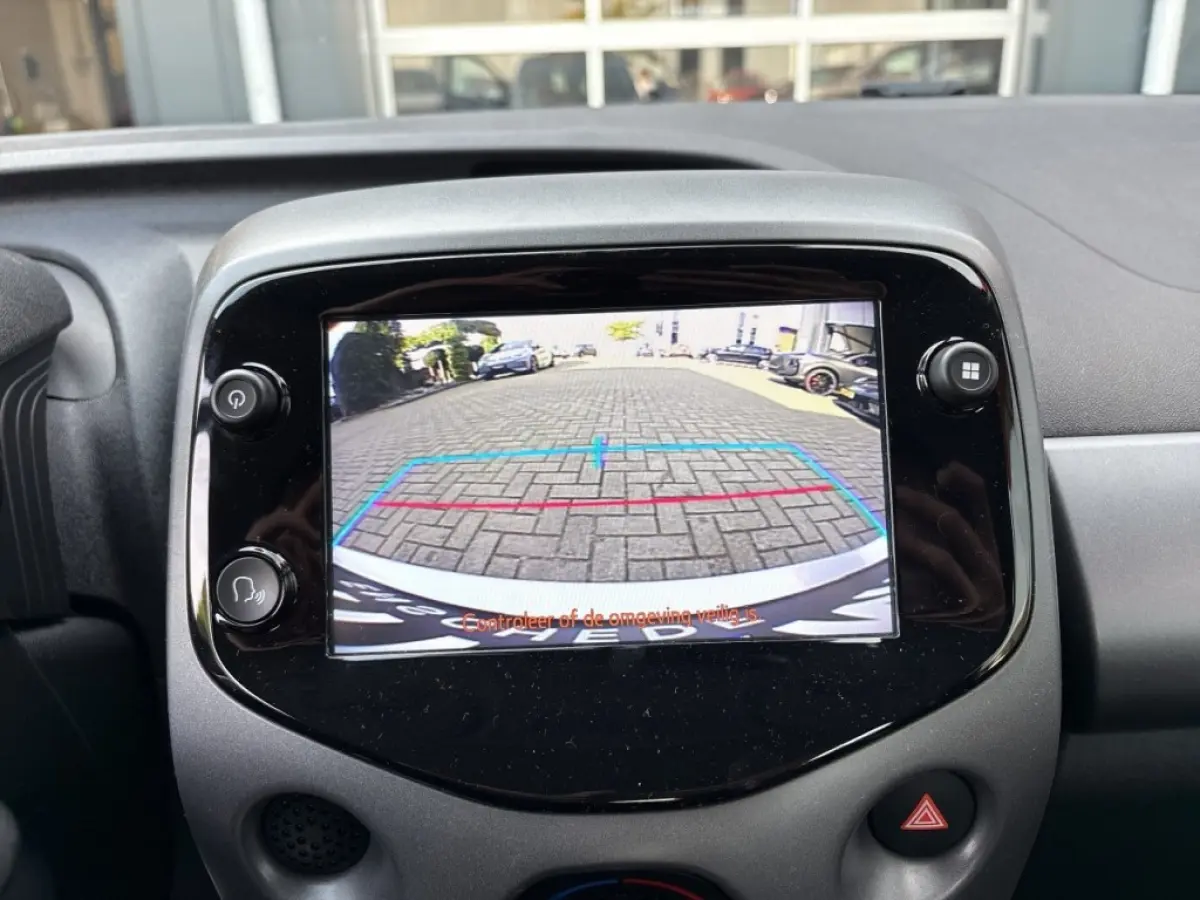 1.0 VVT-i x-play cabrio AIRCO/CAMERA/NAP/CARPLAY