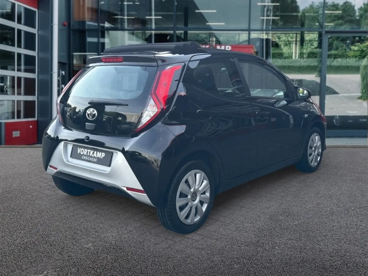 1.0 VVT-i x-play cabrio AIRCO/CAMERA/NAP/CARPLAY