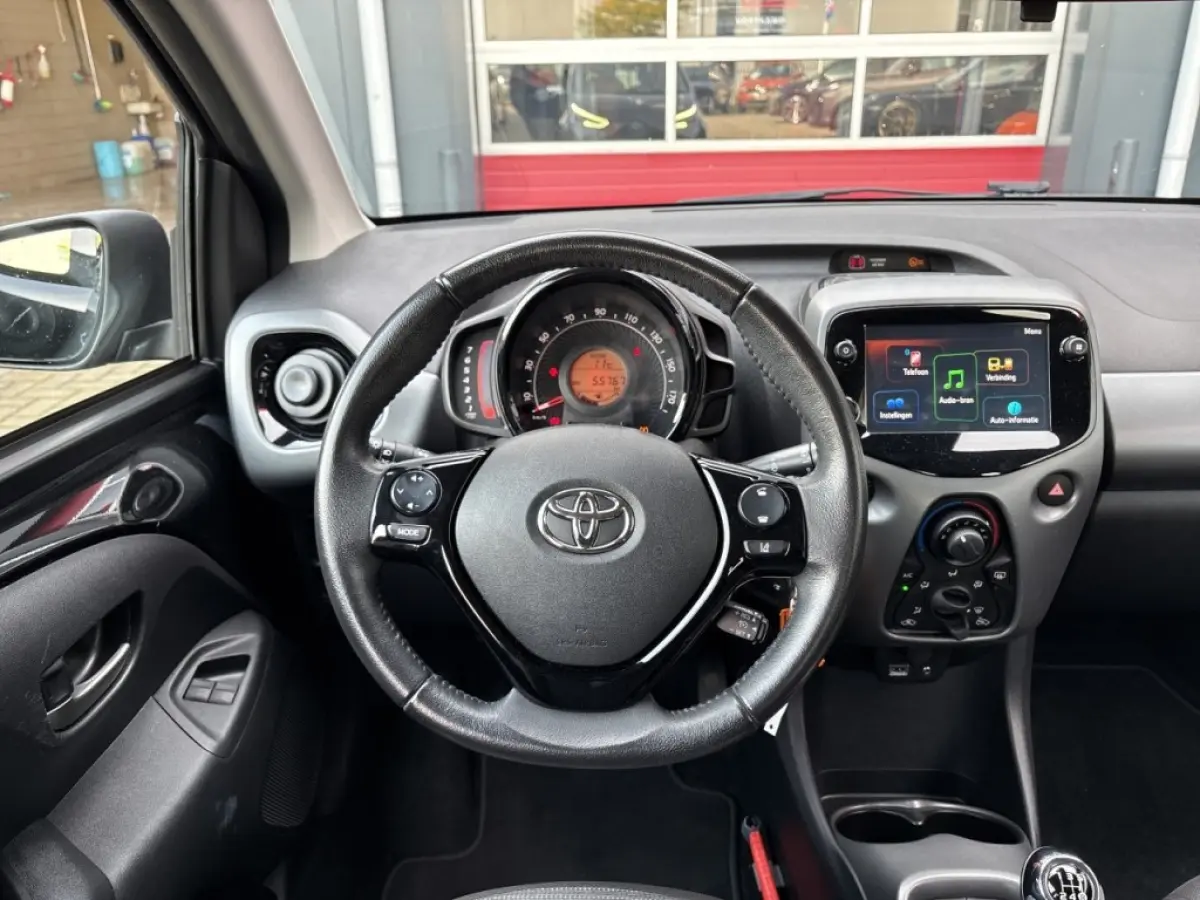 1.0 VVT-i x-play cabrio AIRCO/CAMERA/NAP/CARPLAY
