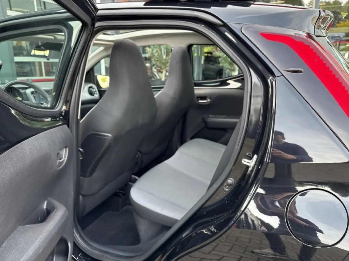 1.0 VVT-i x-play cabrio AIRCO/CAMERA/NAP/CARPLAY