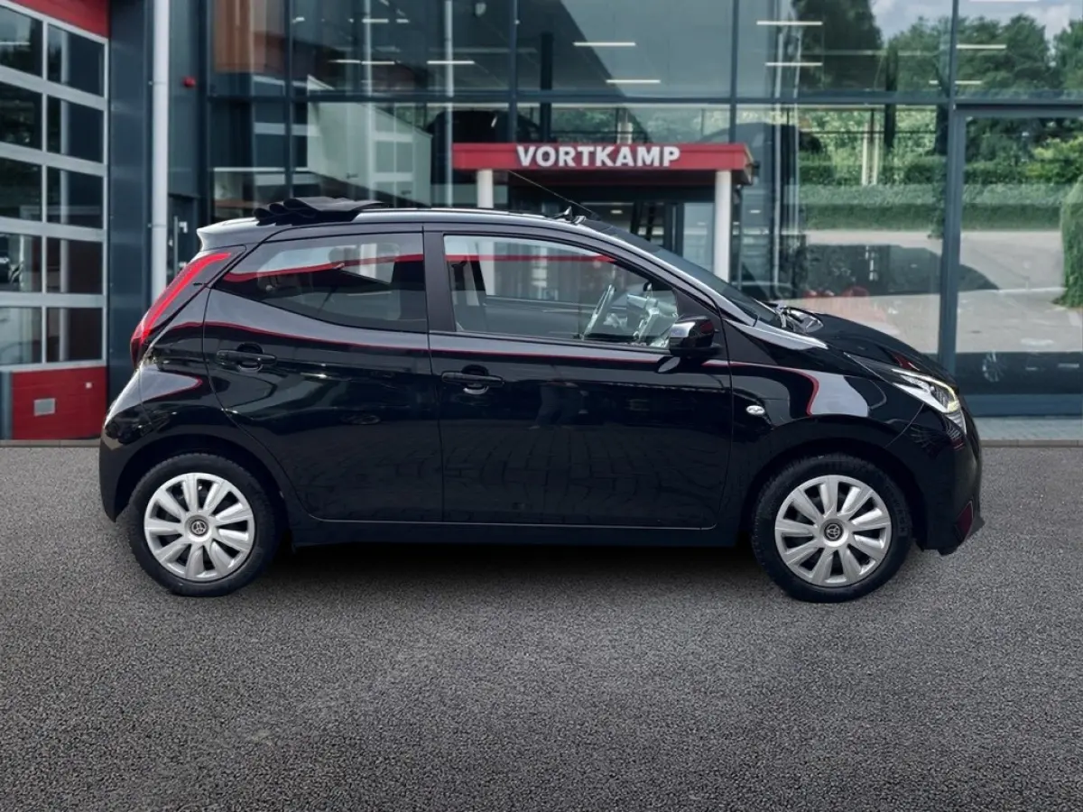 1.0 VVT-i x-play cabrio AIRCO/CAMERA/NAP/CARPLAY
