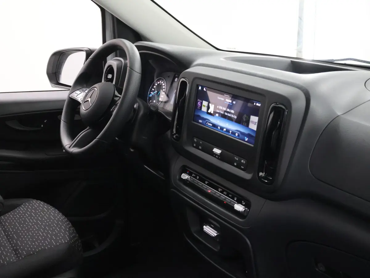 129 L2 PRO 90kWh | Snelladen 110 KWh | Parkeerpakket | Comfortbestuurdersstoel | Dodehoekassistent | Navigatie | 360KM range |