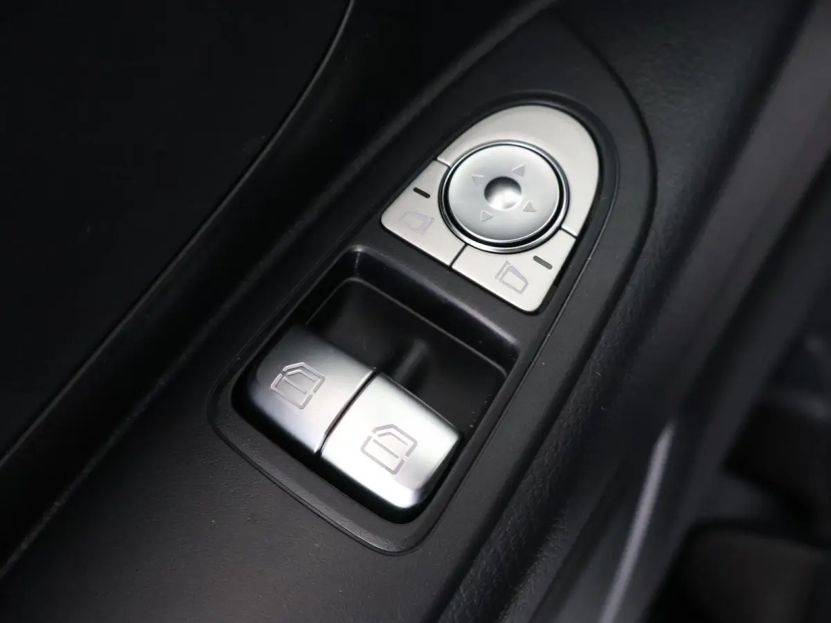 129 L2 PRO 90kWh | Snelladen 110 KWh | Parkeerpakket | Comfortbestuurdersstoel | Dodehoekassistent | Navigatie | 360KM range |