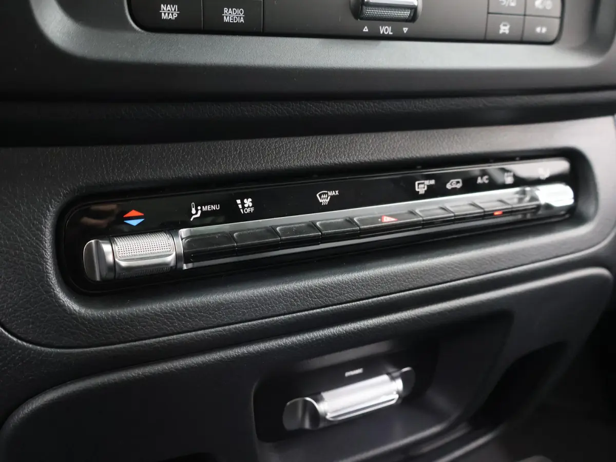 129 PRO L2 90 kWh | Snelladen 110 KWh | Parkeerpakket | Comfortbestuurdersstoel | Dodehoekassistent | Navigatie | 360KM range |