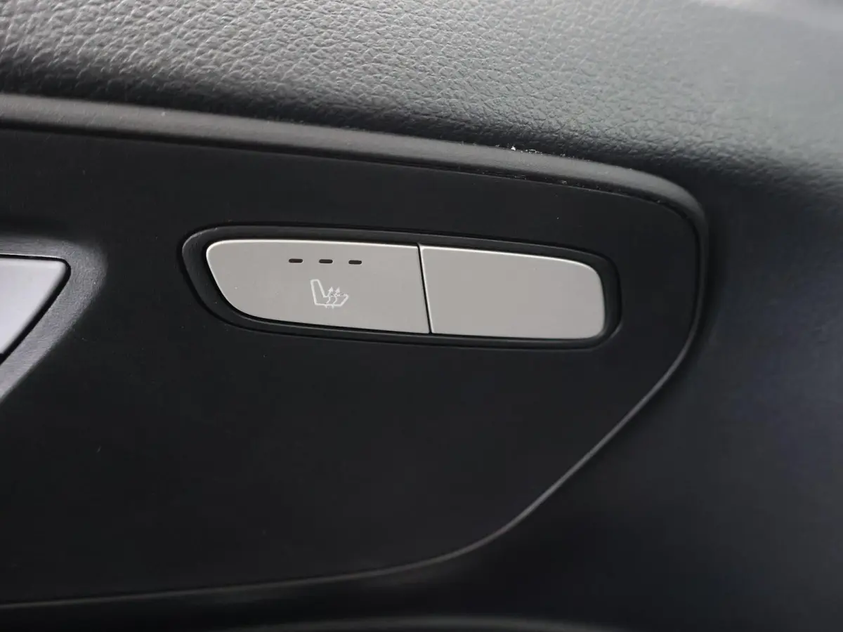 129 PRO L2 90 kWh | Snelladen 110 KWh | Parkeerpakket | Comfortbestuurdersstoel | Dodehoekassistent | Navigatie | 360KM range |