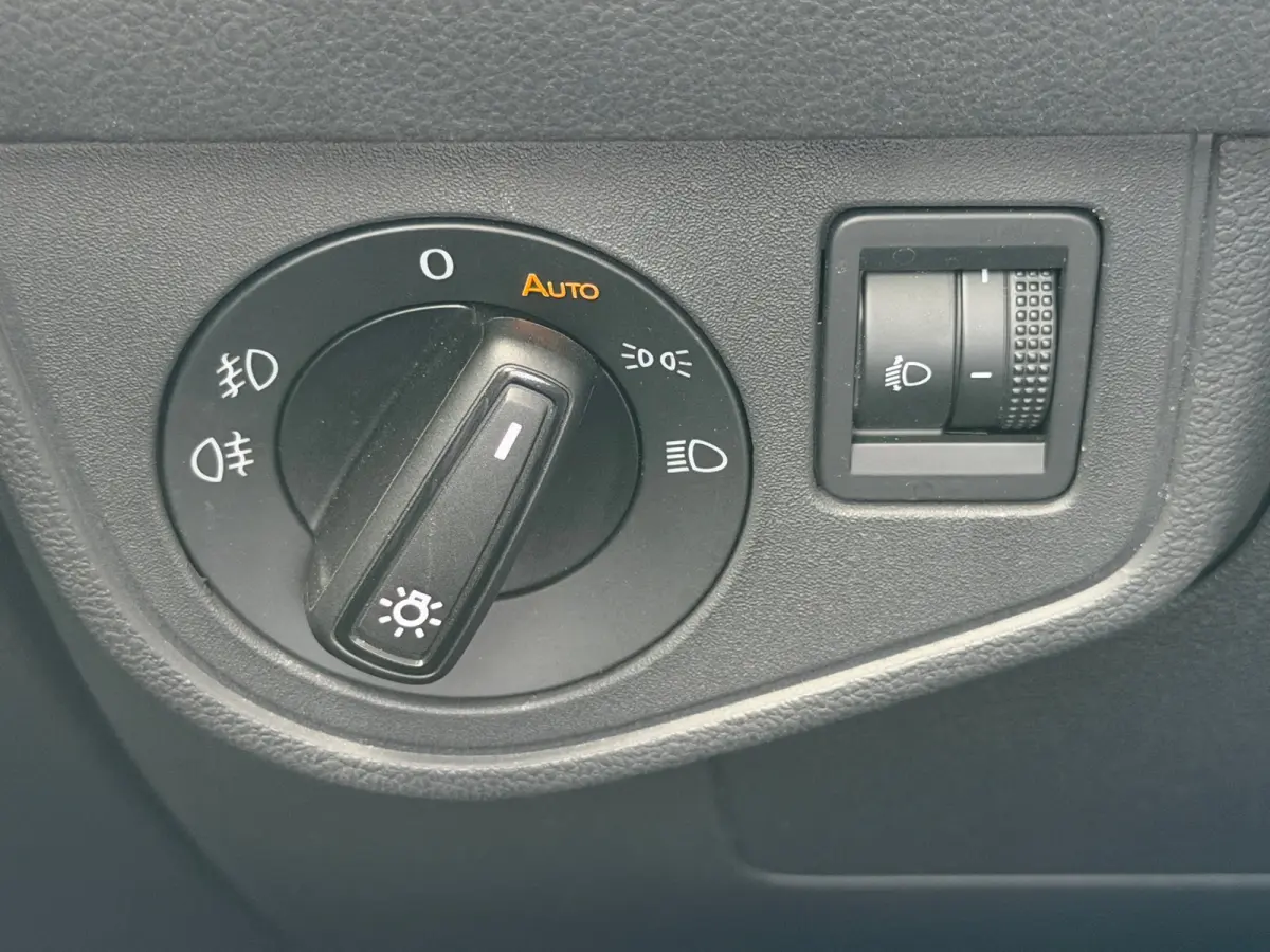 1.0 TSI Active 95pk | Virtual Cockpit | Climate | Stoelverwarming | Adapt. Cruise | Carplay | Parkeersensoren | Rijklaar incl. garantie