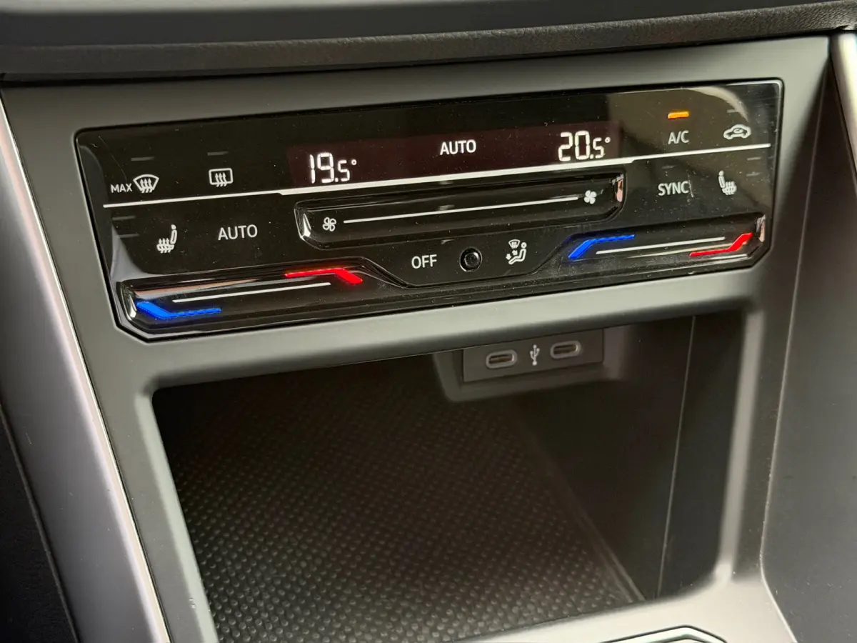 1.0 TSI Active 95pk | Virtual Cockpit | Climate | Stoelverwarming | Adapt. Cruise | Carplay | Parkeersensoren | Rijklaar incl. garantie