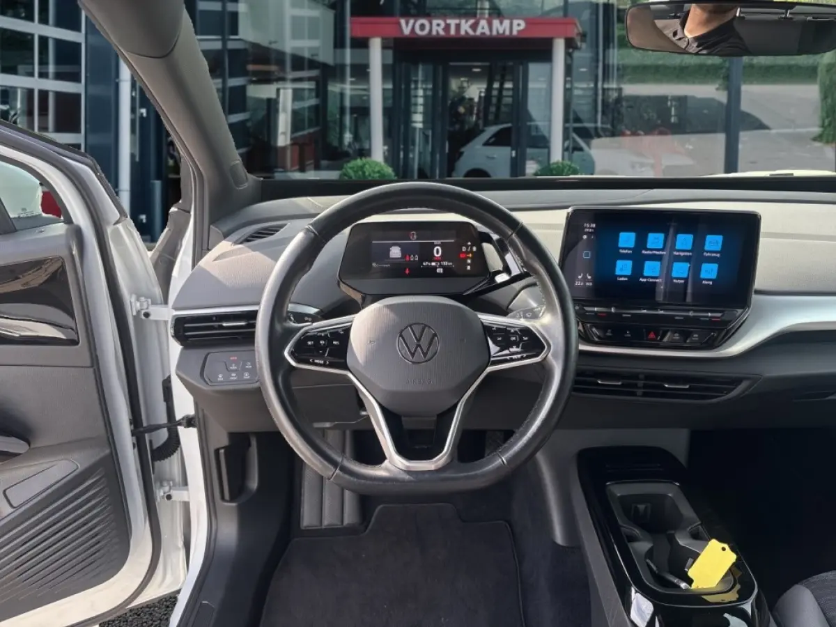 54PURE PDC/ACC/STANDKACHEL/STOELVERW/NAVI/CARPLAY