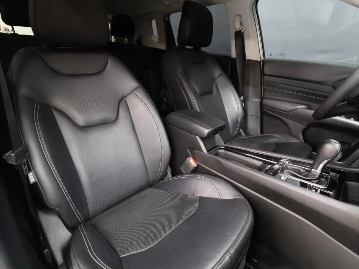 4xe 240 Plug-in Hybrid S 4WD [APPLE CARPLAY, ANDROID, ELEKTRISCH VERSTELBARE STOELEN, ACHTERUITRIJCAMERA, CRUISE, PDC V+A, CLIMATE, DIGITAL DASH]