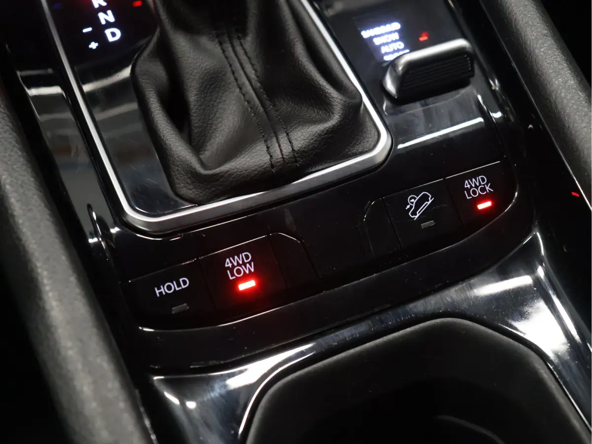 4xe 240 Plug-in Hybrid S 4WD [APPLE CARPLAY, ANDROID, ELEKTRISCH VERSTELBARE STOELEN, ACHTERUITRIJCAMERA, CRUISE, PDC V+A, CLIMATE, DIGITAL DASH]