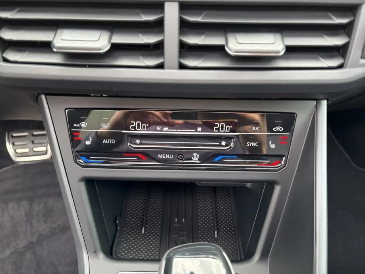 1.5 TSI DSG R-LINE BLACK STYLE AFN.TREKHAAK/CAMERA/ACC/IQ/STOELVERW
