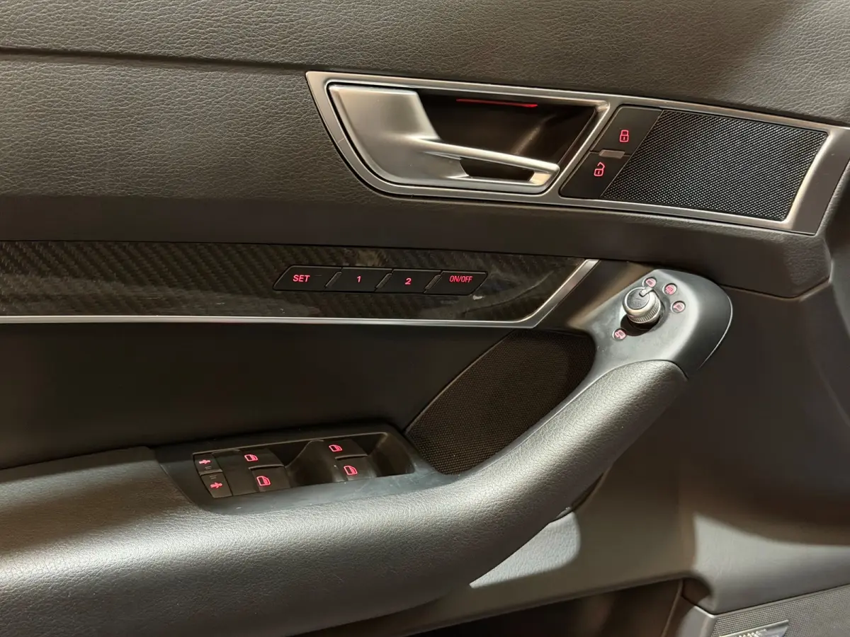 5.0 TFSI RS 6 580-PK!/BI-XENON/SCHUIFDAK/NAVI/LEDER/CRUISE/MEMORY/CAMERA/BOSE/VOLLEDIG-ONDERHOUD
