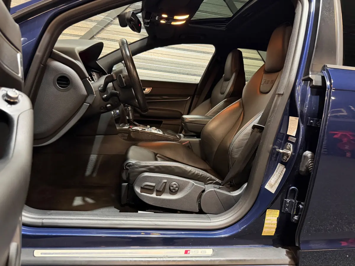 5.0 TFSI RS 6 580-PK!/BI-XENON/SCHUIFDAK/NAVI/LEDER/CRUISE/MEMORY/CAMERA/BOSE/VOLLEDIG-ONDERHOUD