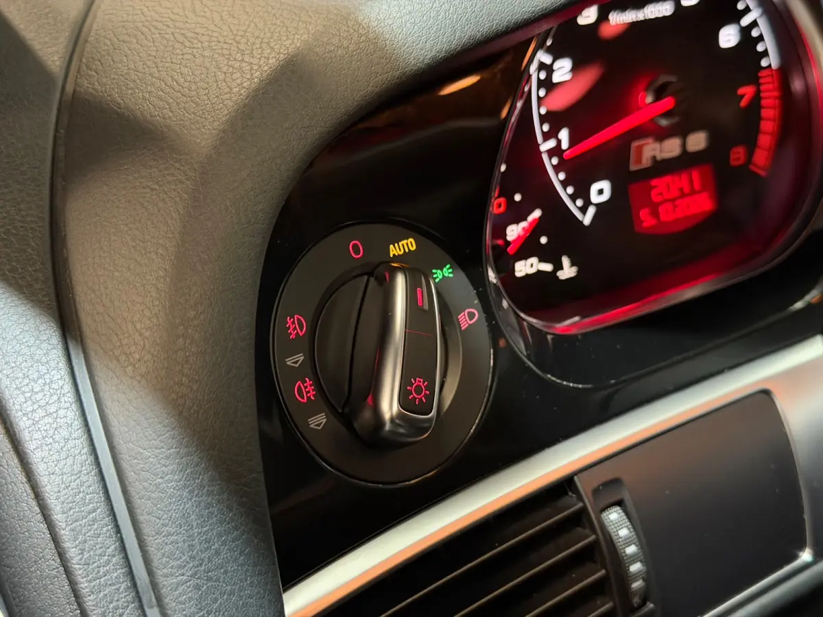 5.0 TFSI RS 6 580-PK!/BI-XENON/SCHUIFDAK/NAVI/LEDER/CRUISE/MEMORY/CAMERA/BOSE/VOLLEDIG-ONDERHOUD