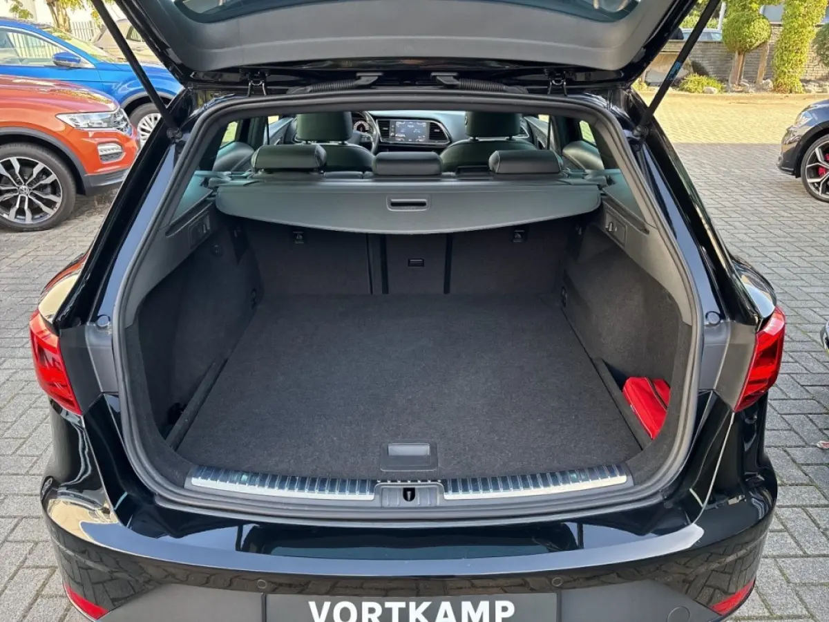2.0 TSI CUPRA 300 4DRIVE PANO-DAK/LEDER/BREMBO/BEATS/CAMERA/ACC/STOELVERW