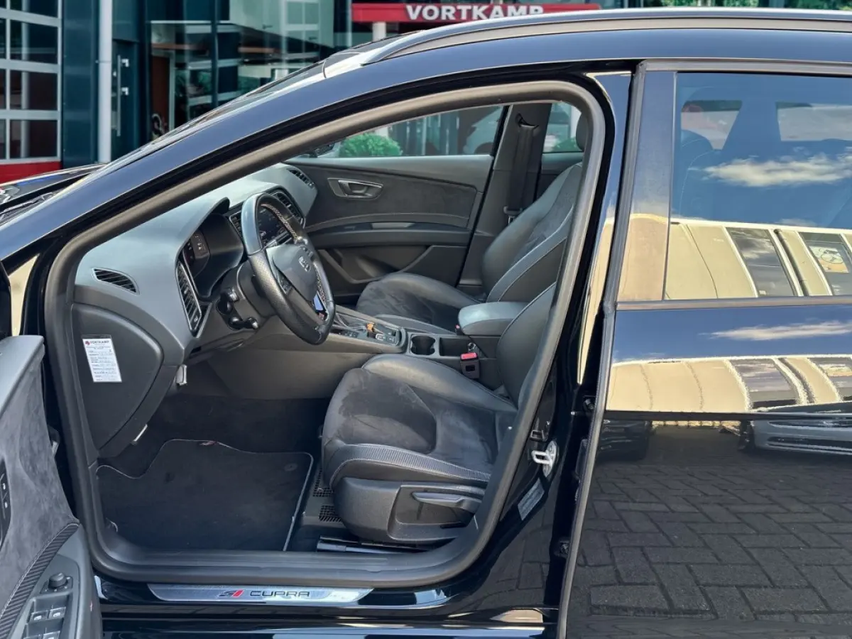 2.0 TSI CUPRA 300 4DRIVE PANO-DAK/LEDER/BREMBO/BEATS/CAMERA/ACC/STOELVERW