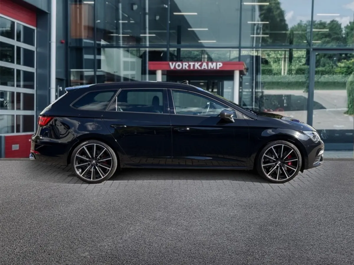 2.0 TSI CUPRA 300 4DRIVE PANO-DAK/LEDER/BREMBO/BEATS/CAMERA/ACC/STOELVERW