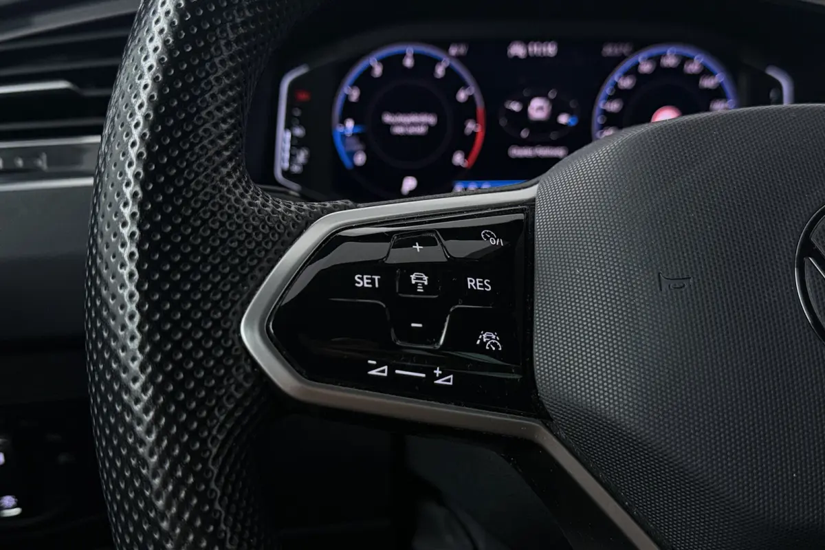 1.5 TSI R-Line Business+ (STOELVERWARMING, CRUISE ADAPTIEF, DIGITALE COCKPIT)
