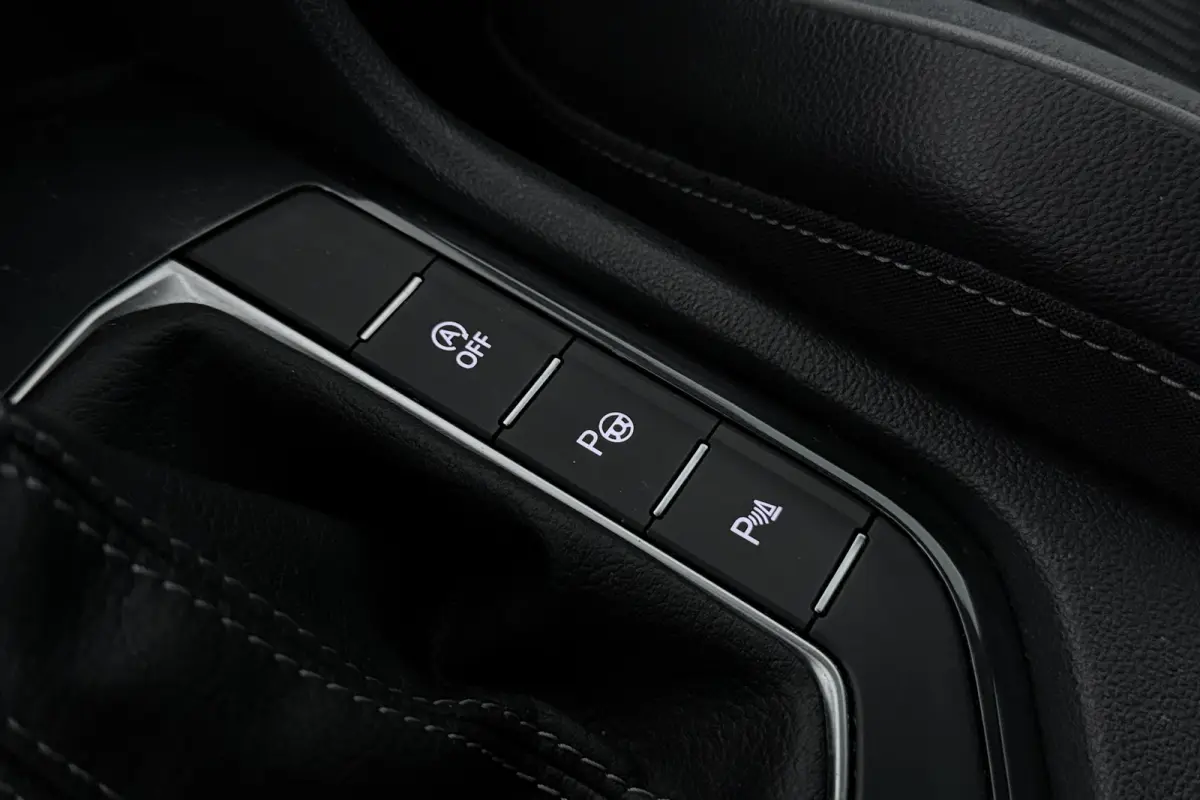 1.5 TSI R-Line Business+ (STOELVERWARMING, CRUISE ADAPTIEF, DIGITALE COCKPIT)