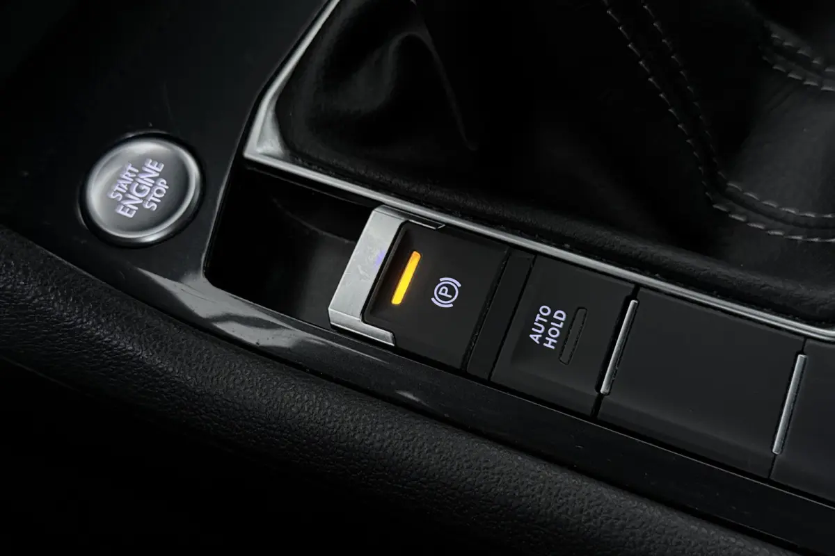 1.5 TSI R-Line Business+ (STOELVERWARMING, CRUISE ADAPTIEF, DIGITALE COCKPIT)
