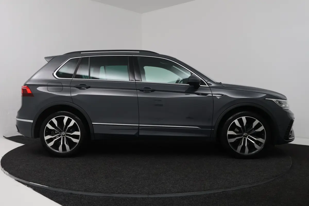 1.5 TSI R-Line Business+ (STOELVERWARMING, CRUISE ADAPTIEF, DIGITALE COCKPIT)