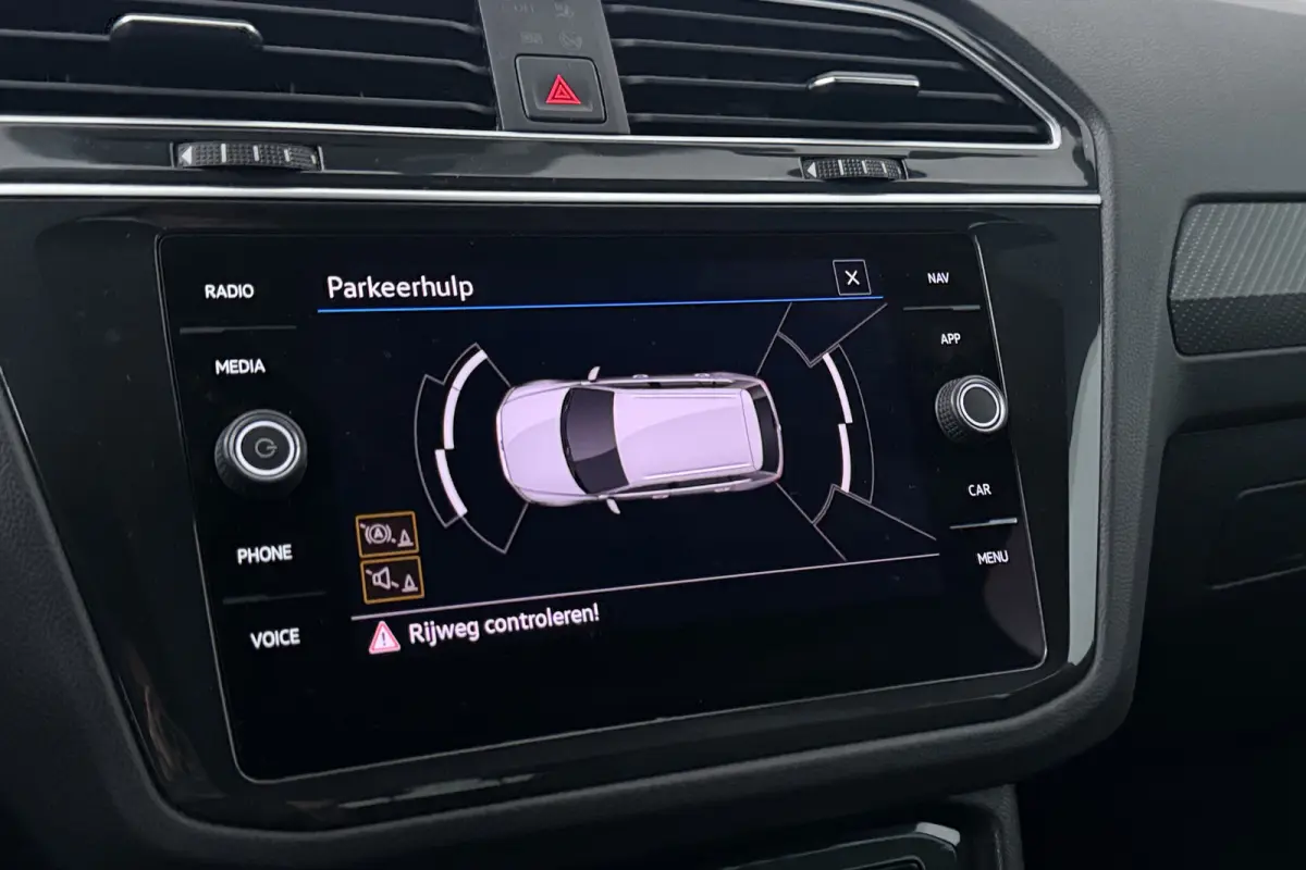 1.5 TSI R-Line Business+ (STOELVERWARMING, CRUISE ADAPTIEF, DIGITALE COCKPIT)