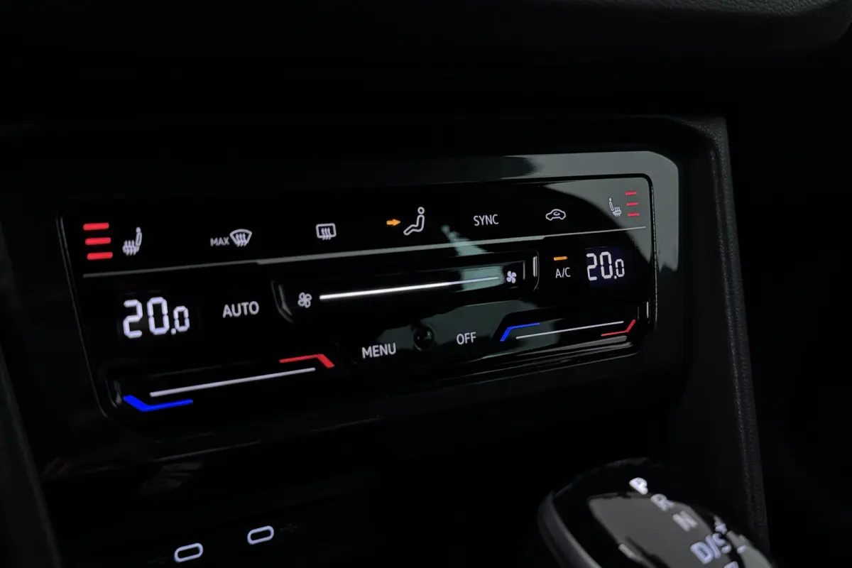 1.5 TSI R-Line Business+ (STOELVERWARMING, CRUISE ADAPTIEF, DIGITALE COCKPIT)