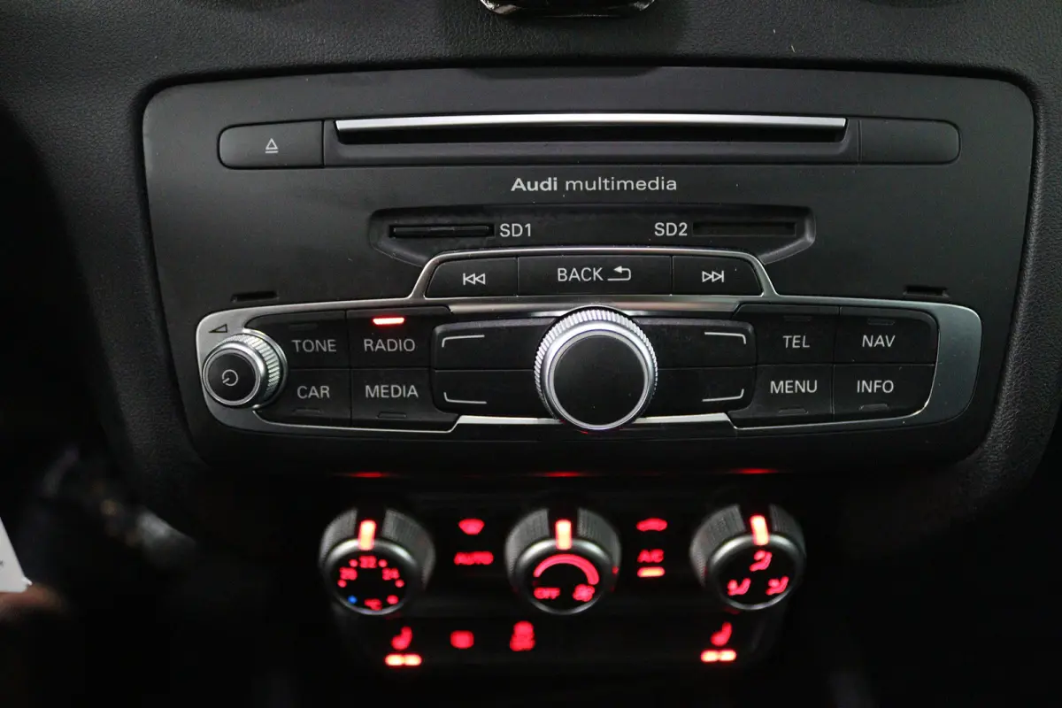 1.0 TFSI Advance Sport (PANORAMADAK, STOELVERWARMING, NAVIGATIE)
