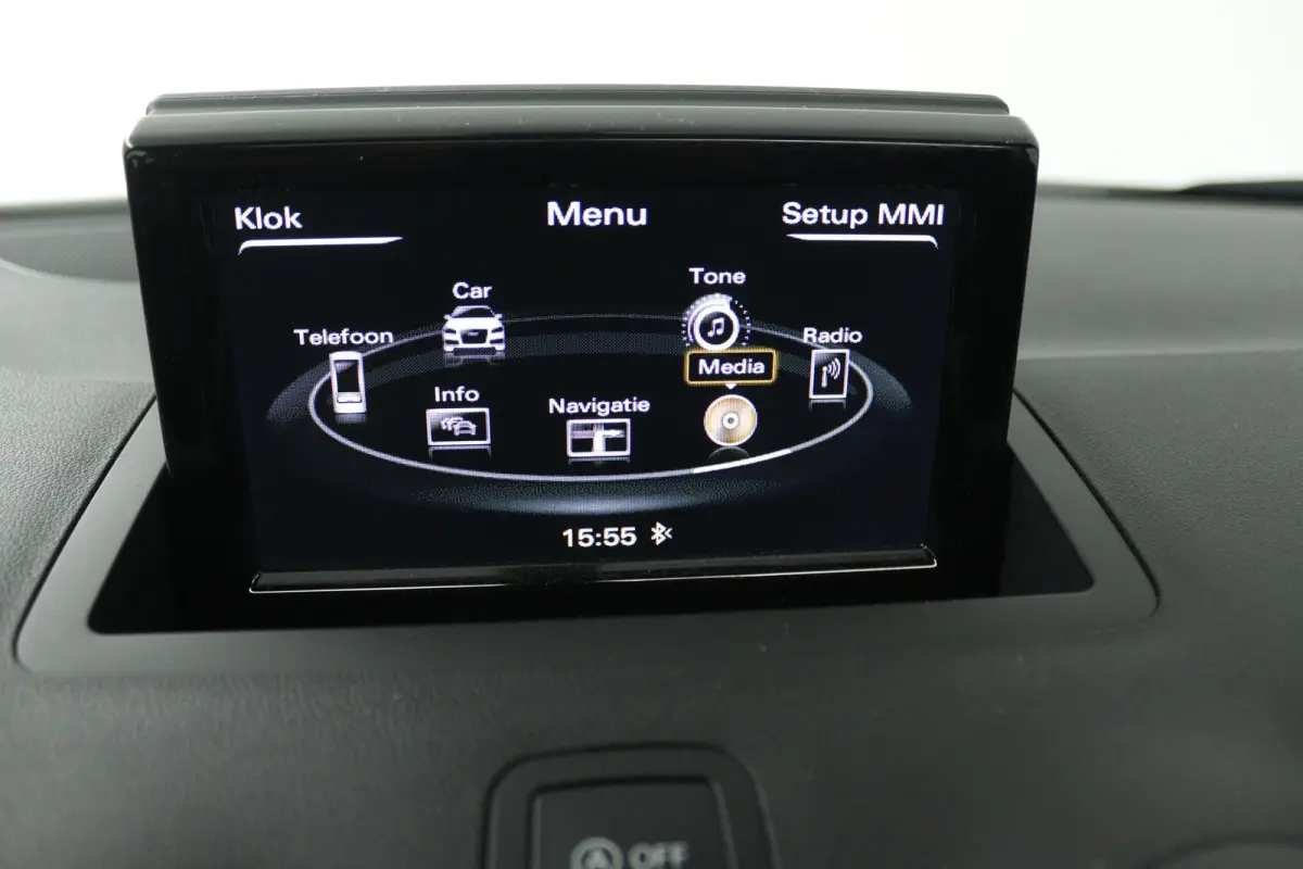 1.0 TFSI Advance Sport (PANORAMADAK, STOELVERWARMING, NAVIGATIE)