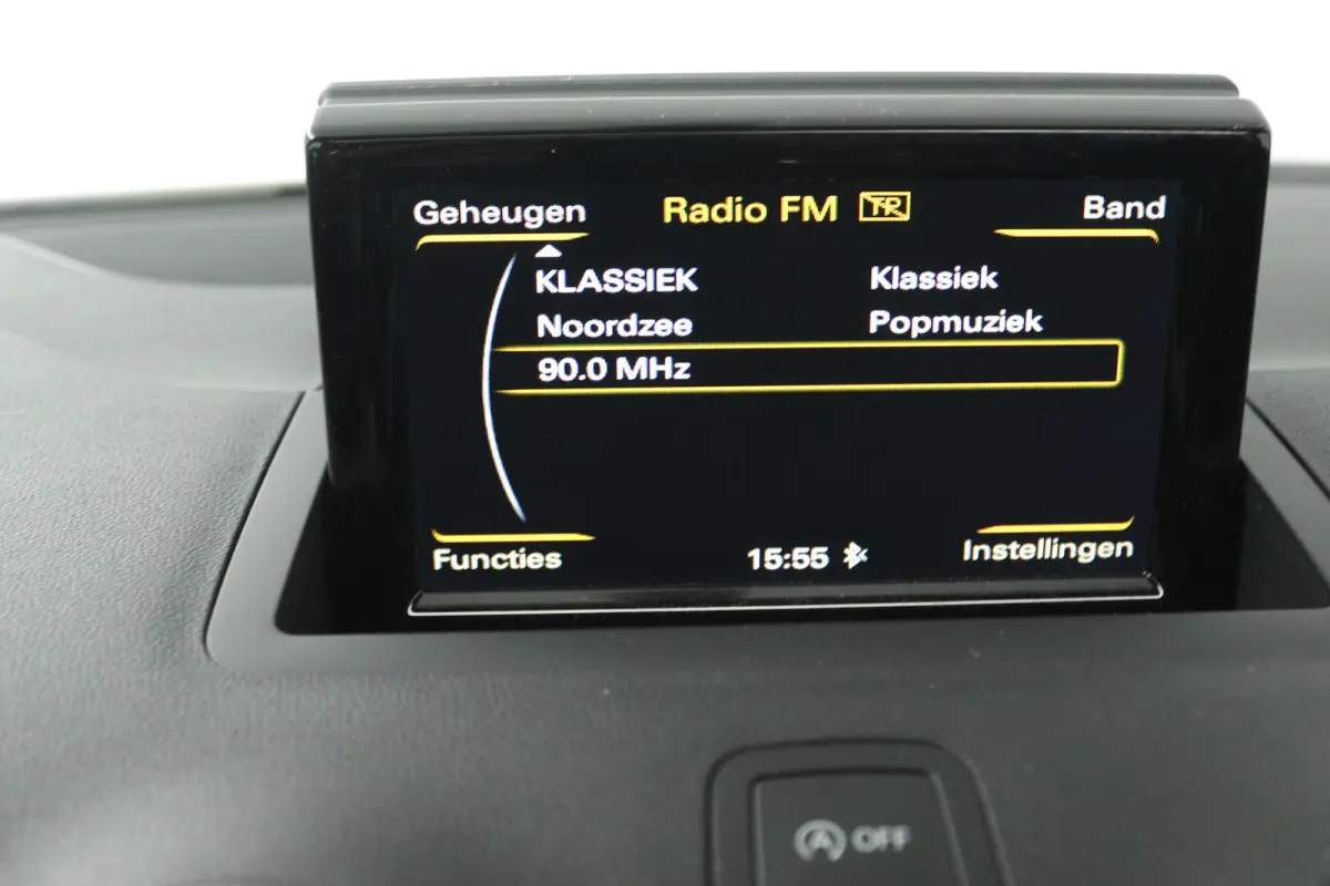 1.0 TFSI Advance Sport (PANORAMADAK, STOELVERWARMING, NAVIGATIE)
