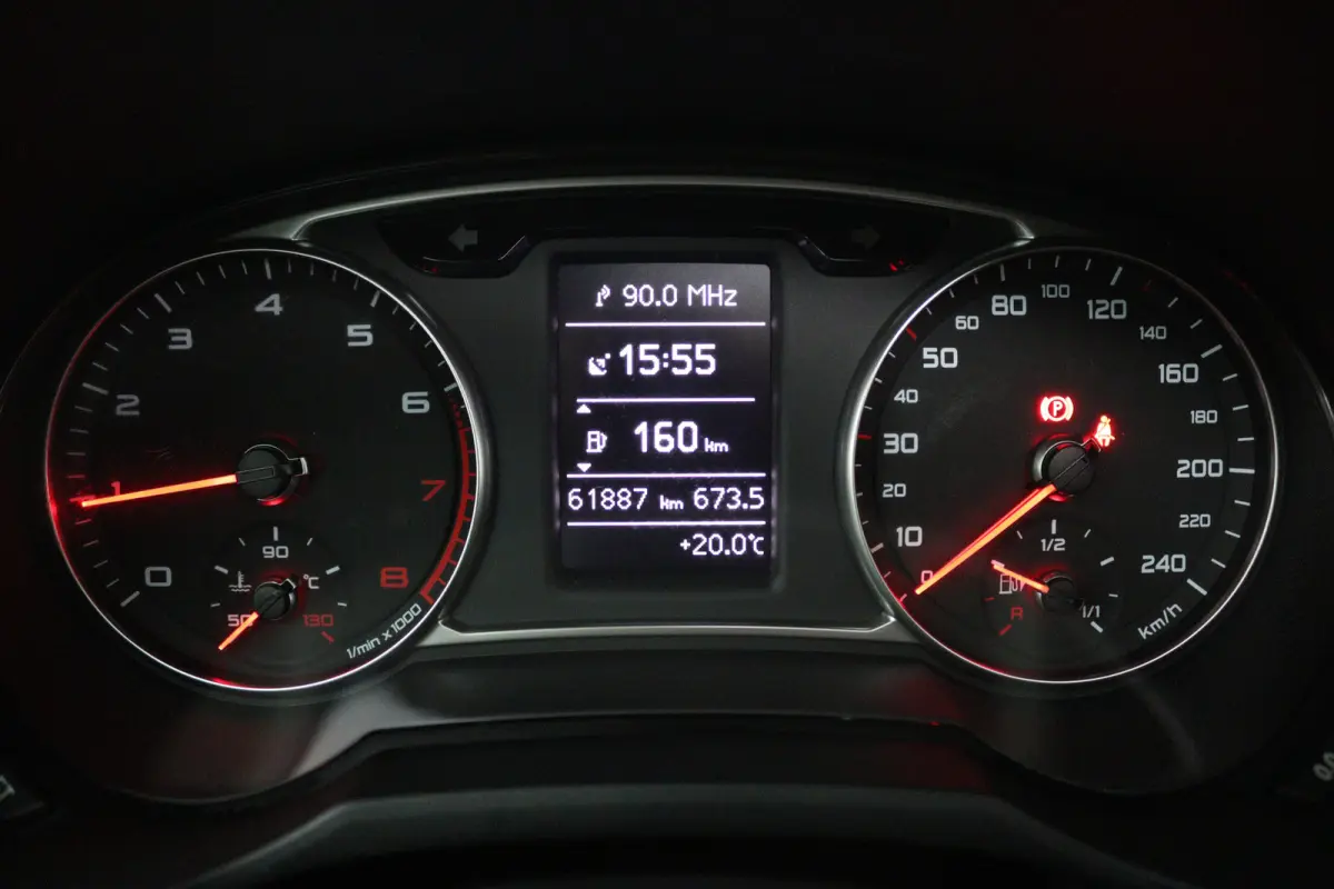 1.0 TFSI Advance Sport (PANORAMADAK, STOELVERWARMING, NAVIGATIE)