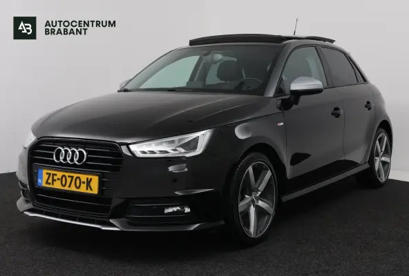 1.0 TFSI Advance Sport (PANORAMADAK, STOELVERWARMING, NAVIGATIE)