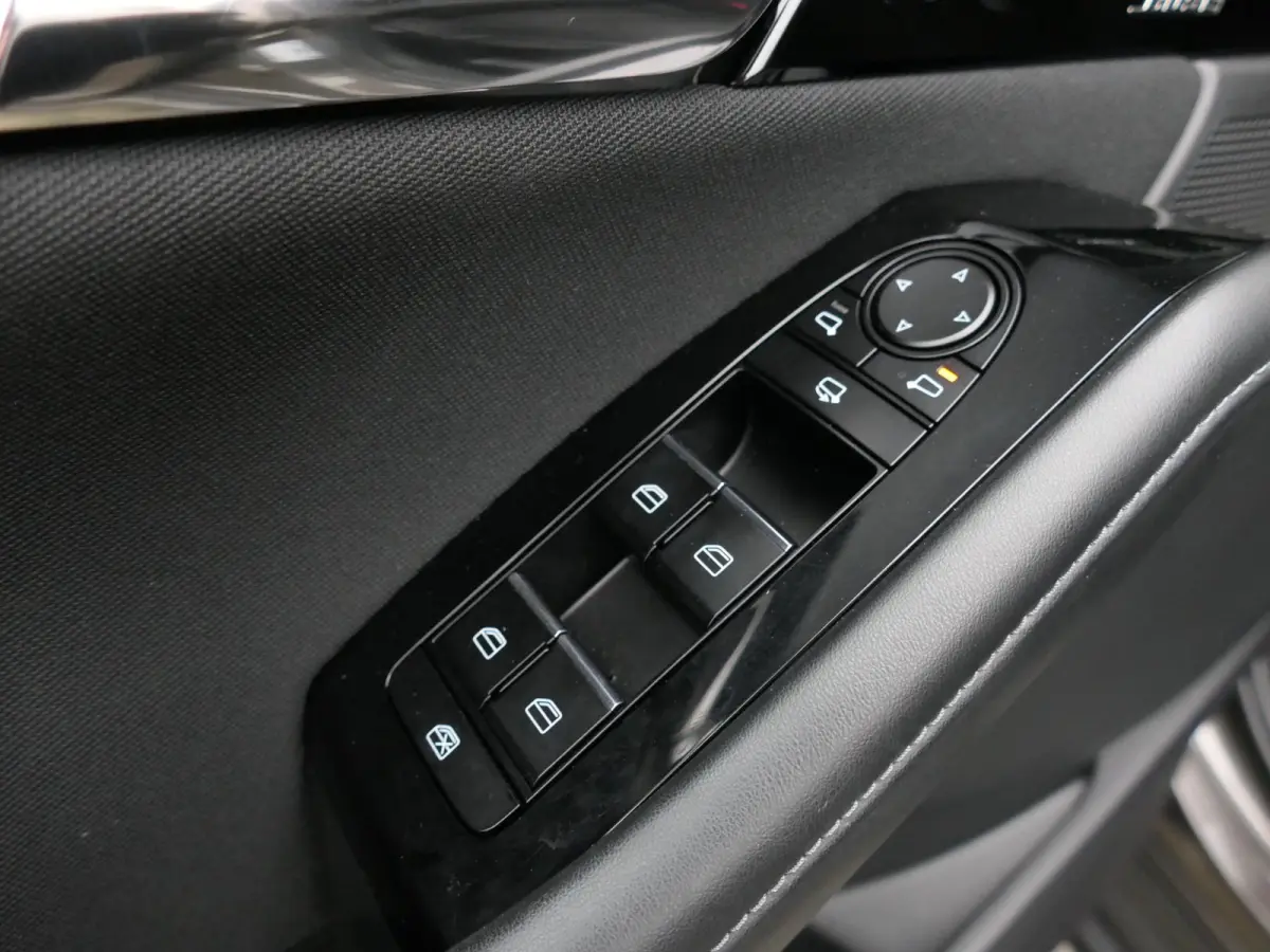 2.0 e-SkyActiv-X M Hybrid Sportive | Trekhaak | BOSE | ACC | Head-up | Elektrische achterklep | Apple-/Android Carplay | Dodehoek detectie | Stuur-/Stoelverwarming | Achteruitrijcamera