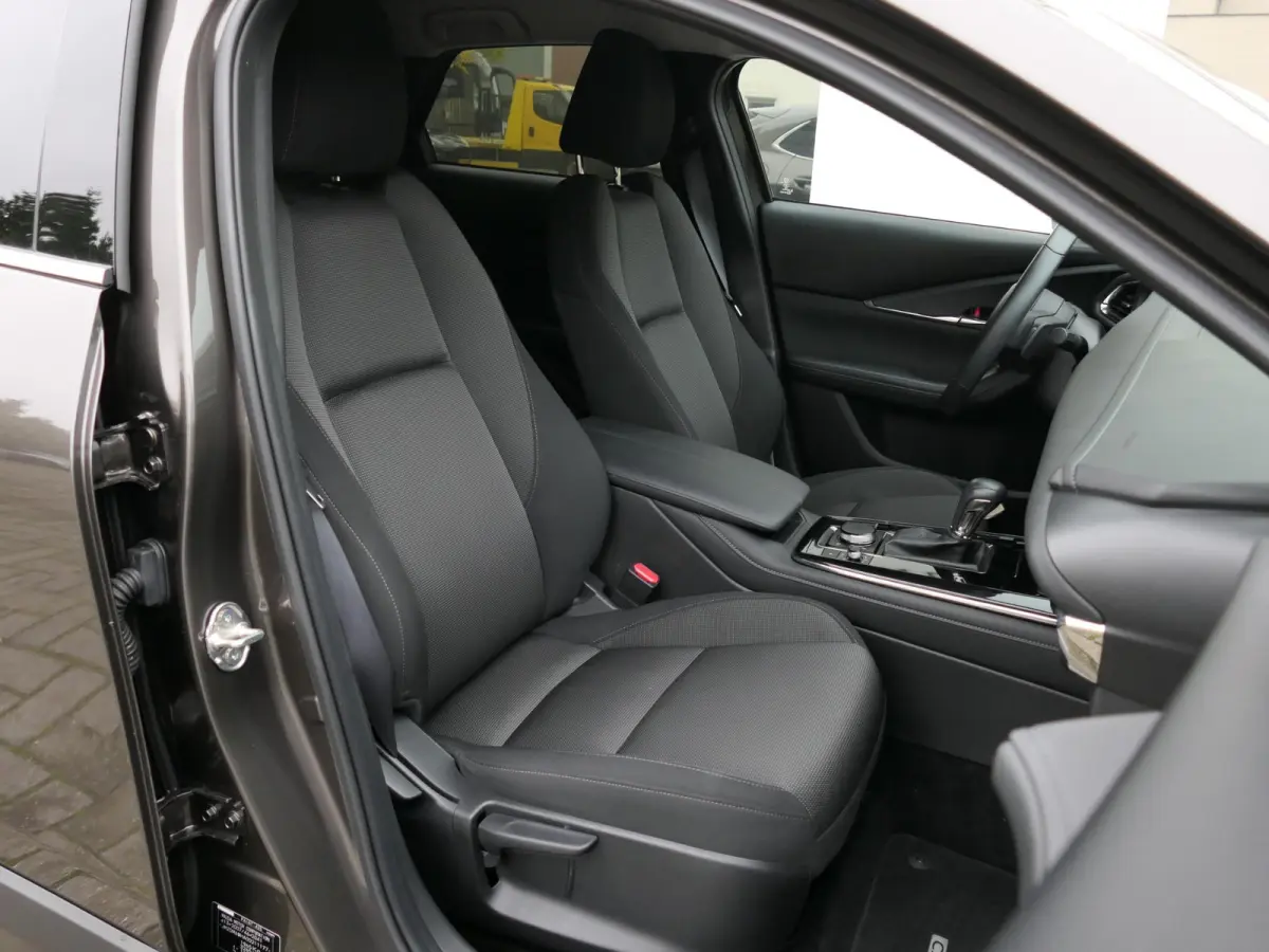2.0 e-SkyActiv-X M Hybrid Sportive | Trekhaak | BOSE | ACC | Head-up | Elektrische achterklep | Apple-/Android Carplay | Dodehoek detectie | Stuur-/Stoelverwarming | Achteruitrijcamera