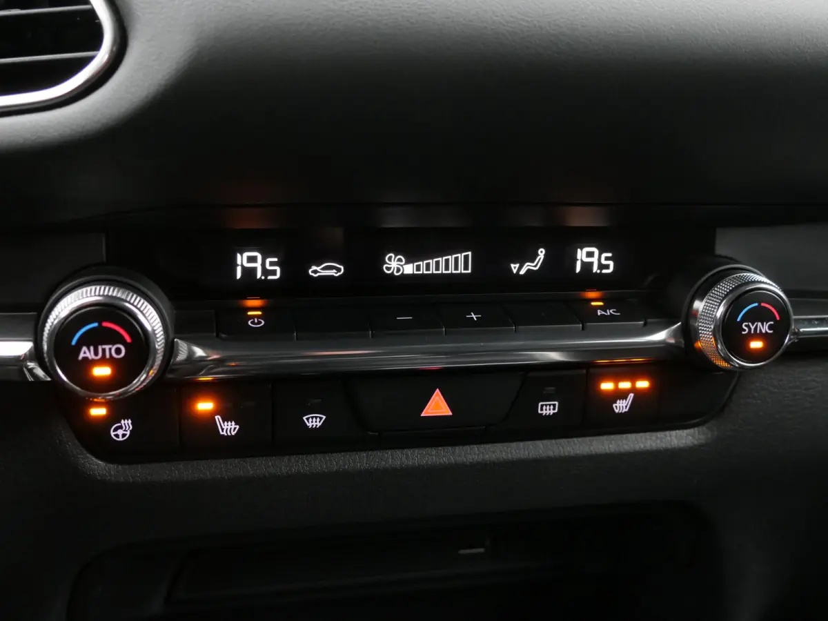 2.0 e-SkyActiv-X M Hybrid Sportive | Trekhaak | BOSE | ACC | Head-up | Elektrische achterklep | Apple-/Android Carplay | Dodehoek detectie | Stuur-/Stoelverwarming | Achteruitrijcamera