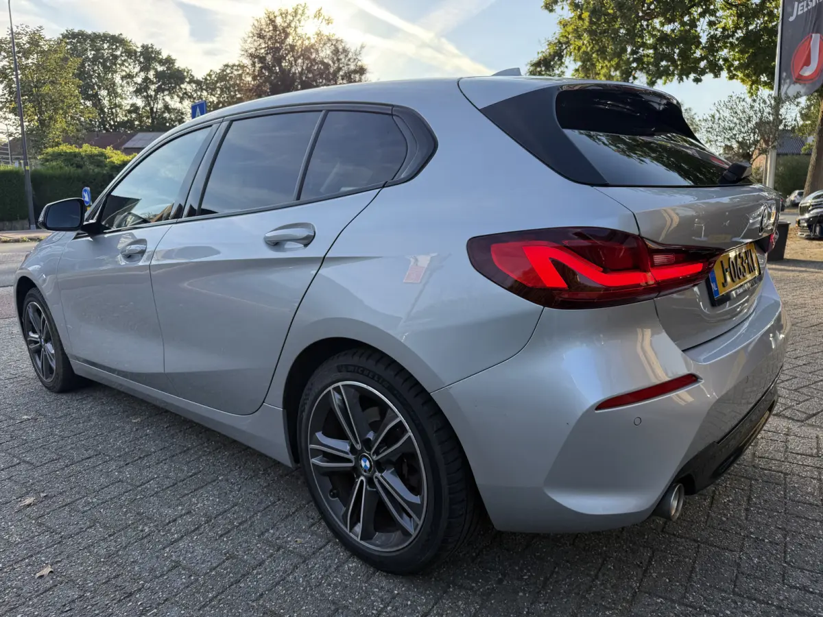 118i Executive 140pk Aut., Sport-line | Clima | Navi & CarPlay | Pdc