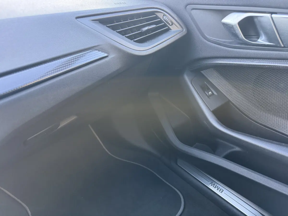 118i Executive 140pk Aut., Sport-line | Clima | Navi & CarPlay | Pdc