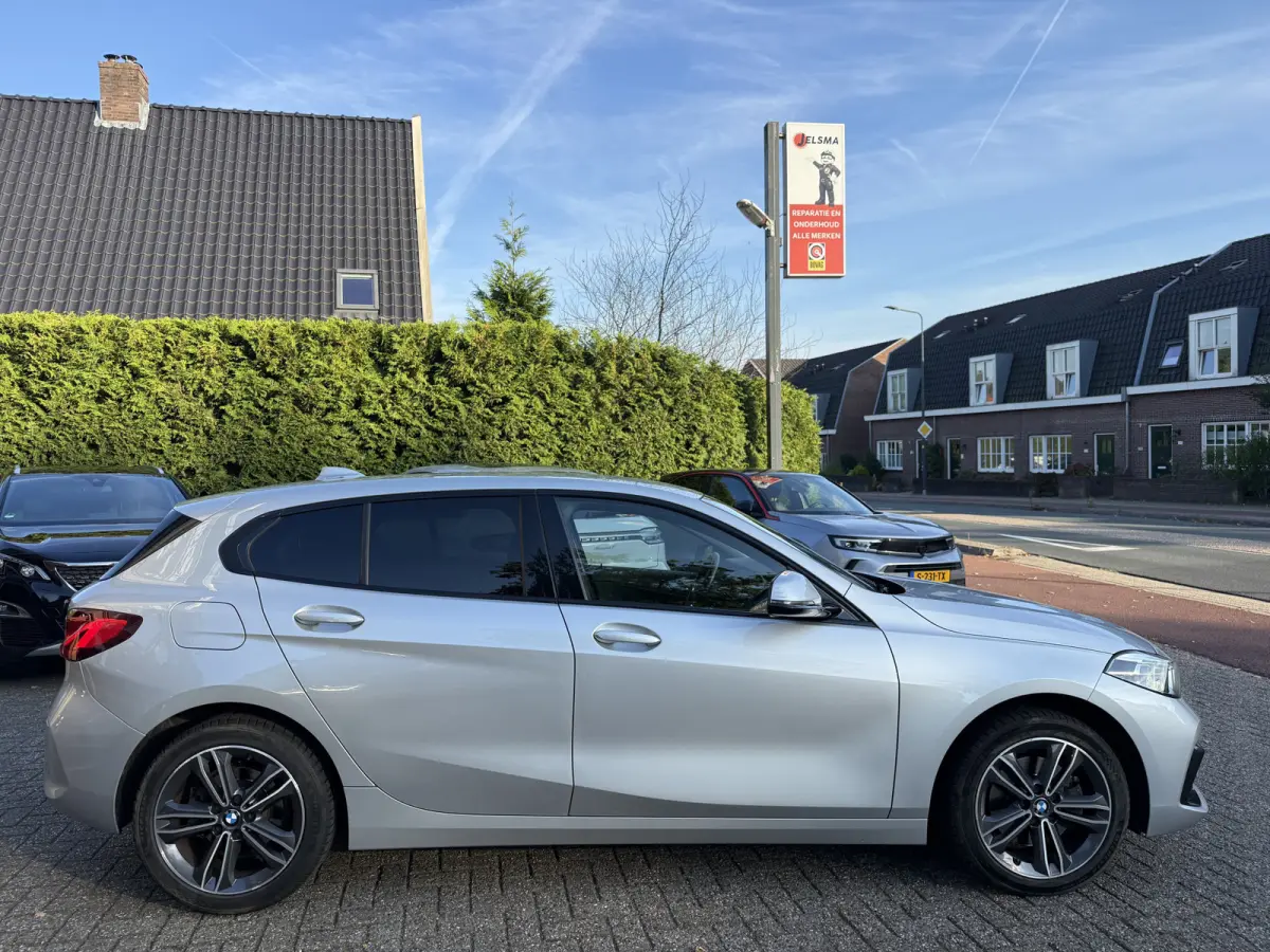 118i Executive 140pk Aut., Sport-line | Clima | Navi & CarPlay | Pdc
