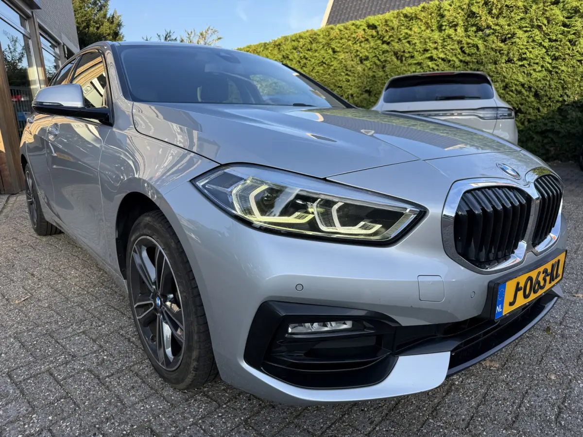 118i Executive 140pk Aut., Sport-line | Clima | Navi & CarPlay | Pdc
