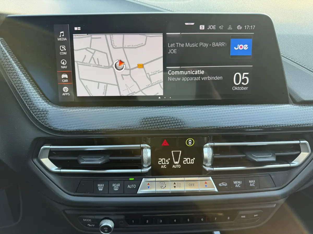 118i Executive 140pk Aut., Sport-line | Clima | Navi & CarPlay | Pdc