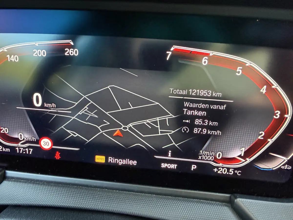 118i Executive 140pk Aut., Sport-line | Clima | Navi & CarPlay | Pdc