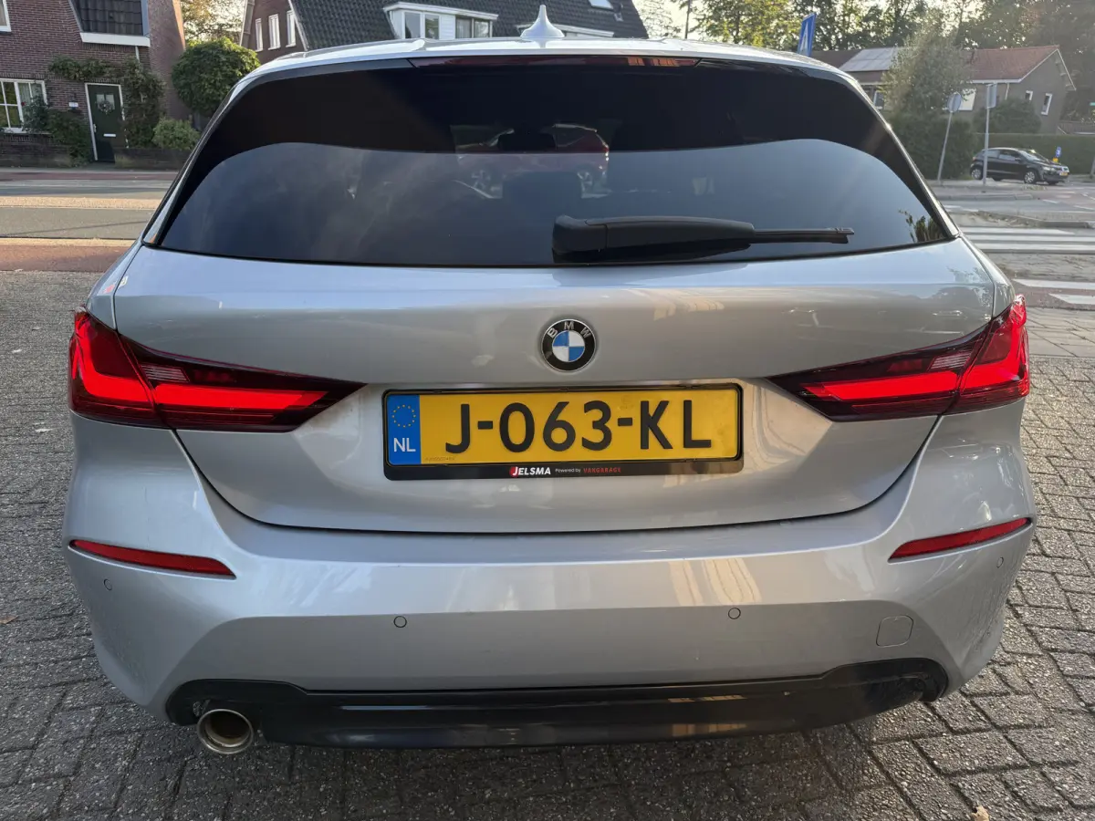 118i Executive 140pk Aut., Sport-line | Clima | Navi & CarPlay | Pdc