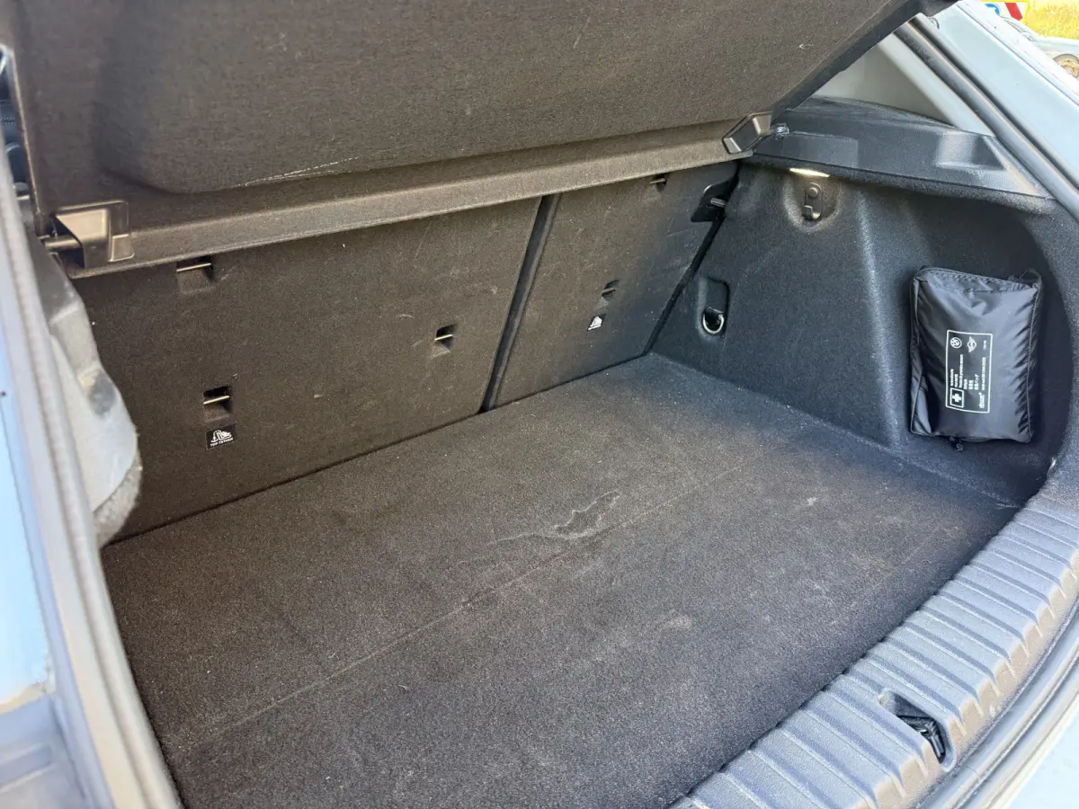 118i Executive 140pk Aut., Sport-line | Clima | Navi & CarPlay | Pdc