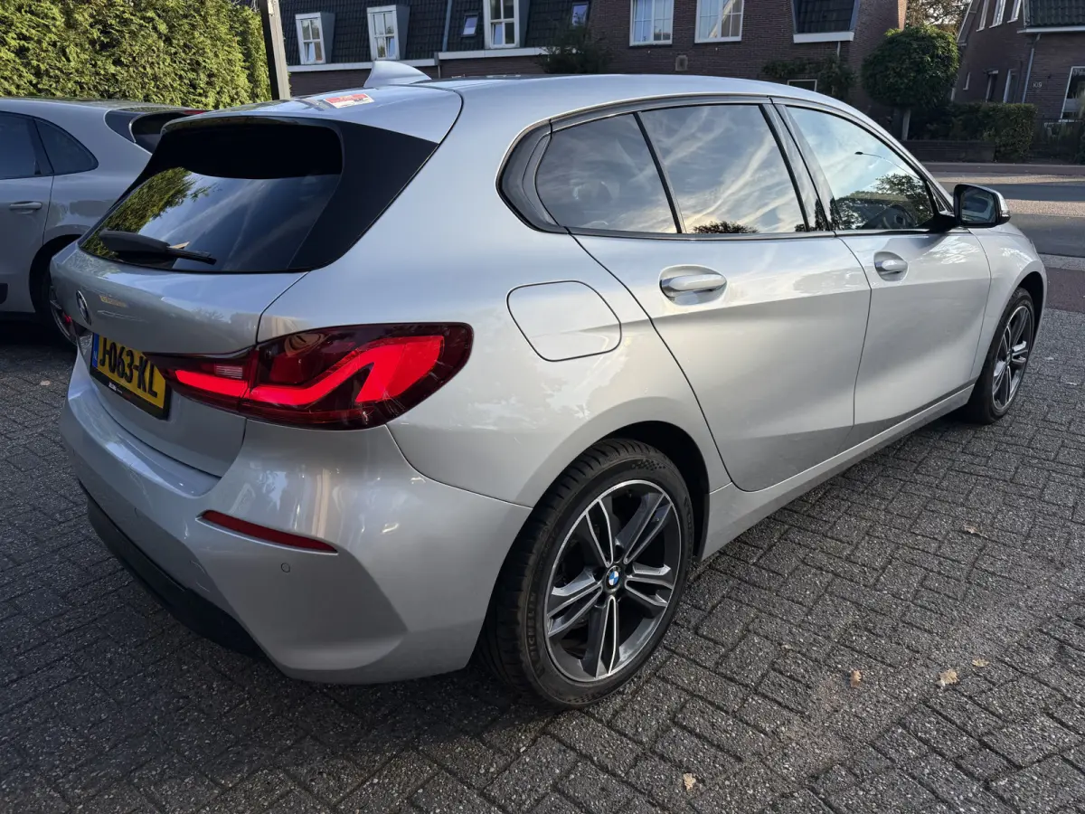 118i Executive 140pk Aut., Sport-line | Clima | Navi & CarPlay | Pdc