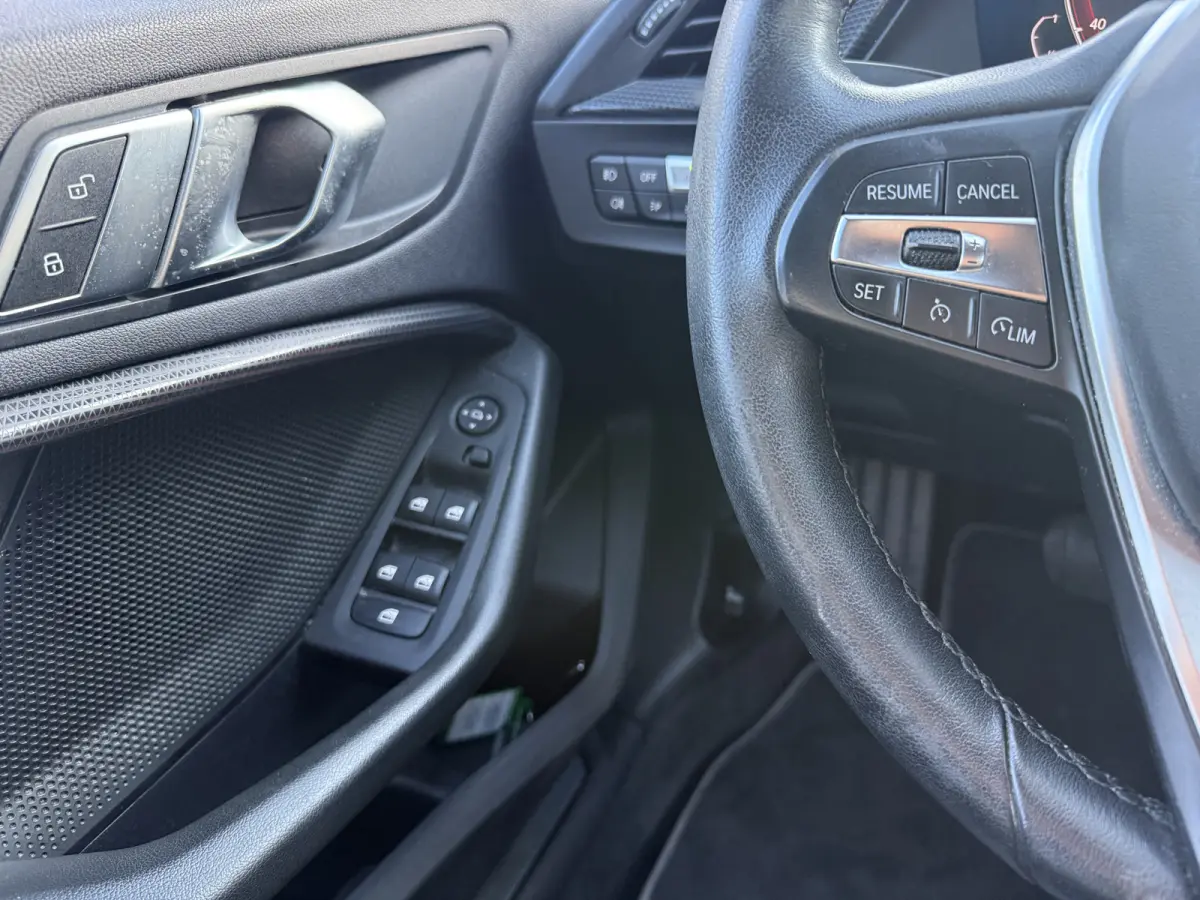 118i Executive 140pk Aut., Sport-line | Clima | Navi & CarPlay | Pdc