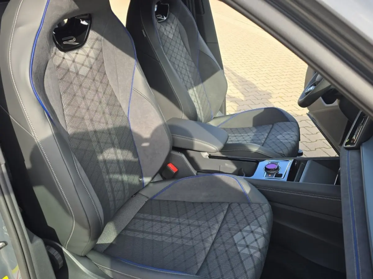 1.5 TSI eHYBRID R-LINE BLACK-STYLE TREKHAAK/360CAMER/E-KLEP/CARPLAY/IQ-LIGHTS