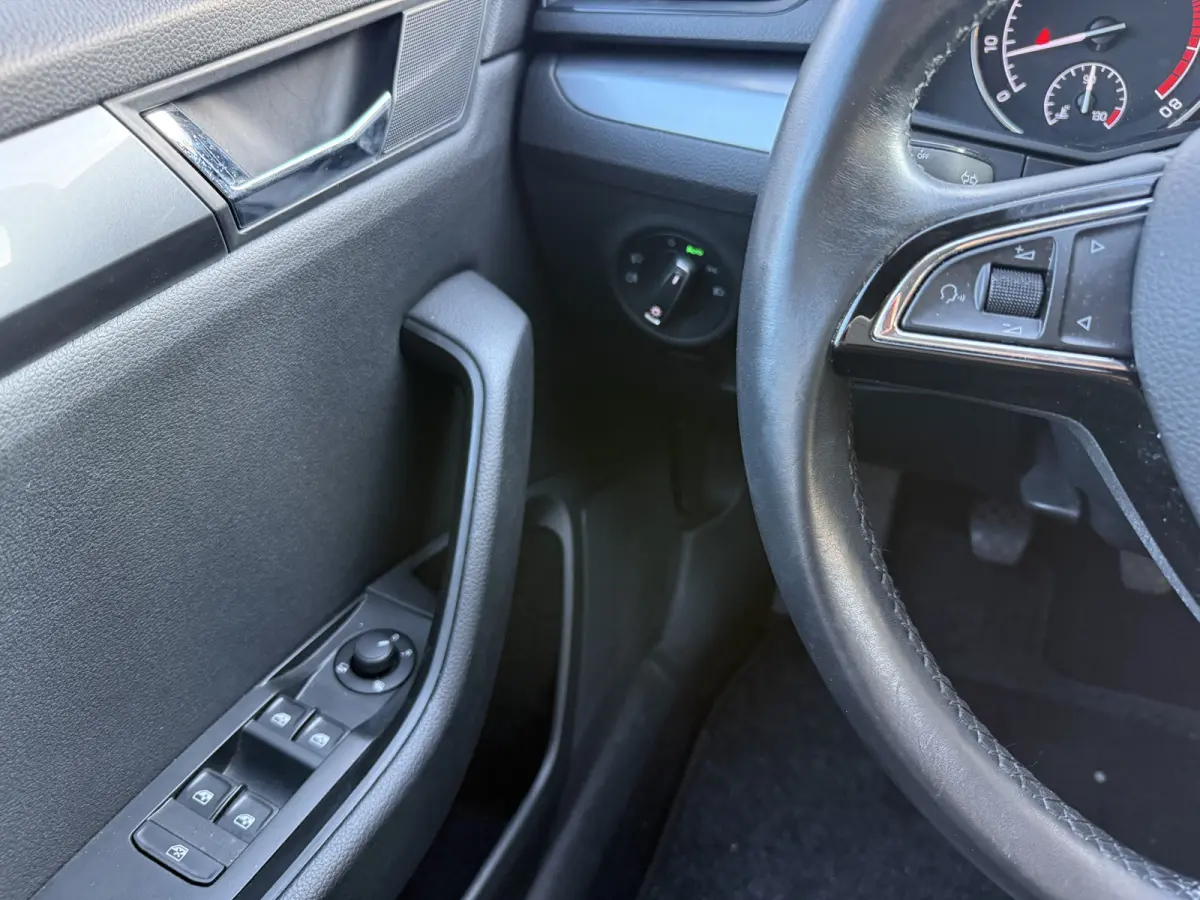 1.4 TSi 125pk Active, 5d Sedan | Clima | Navi | Orig. NL auto