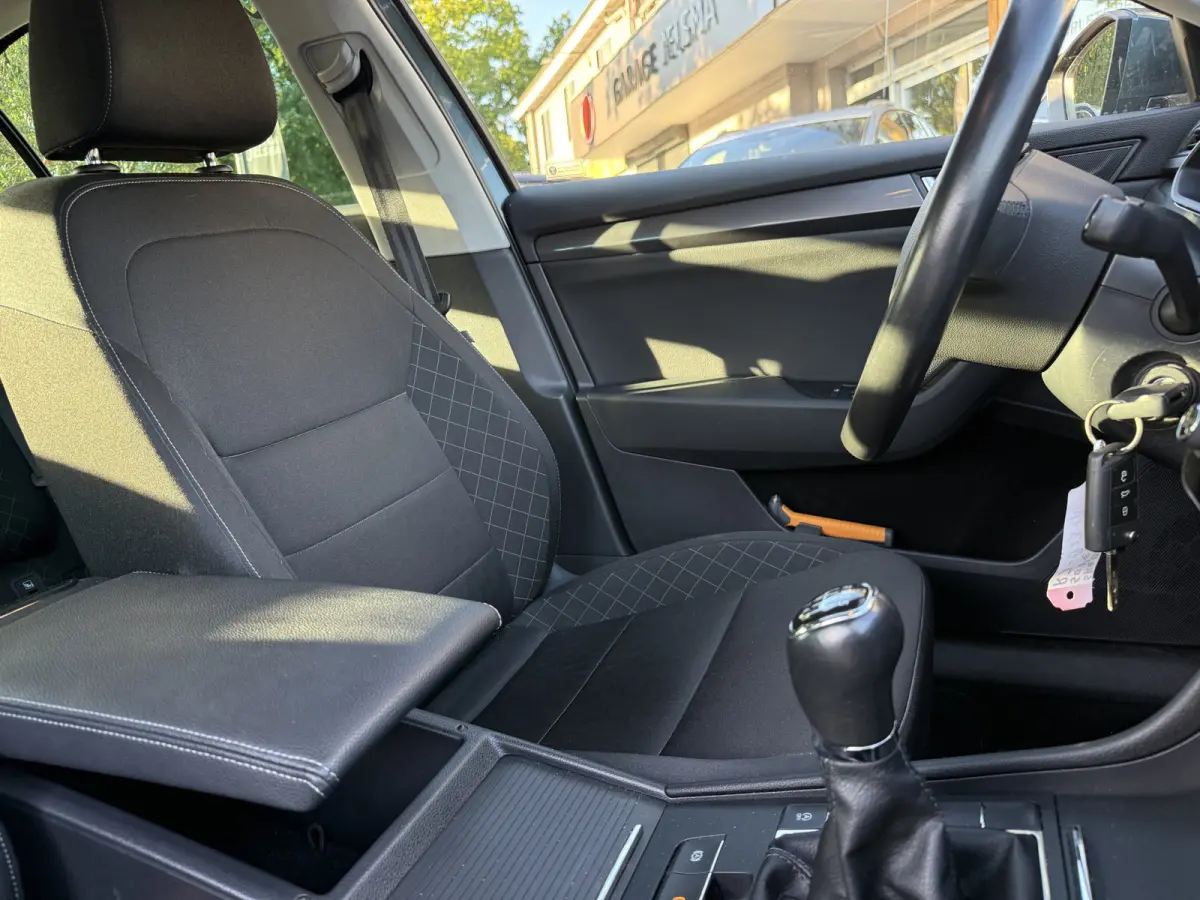 1.4 TSi 125pk Active, 5d Sedan | Clima | Navi | Orig. NL auto