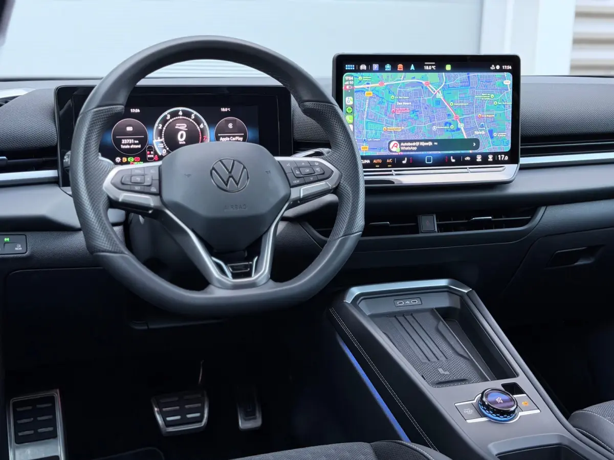 1.5 eTSI R-Line Matrix/Blindspot/Camera