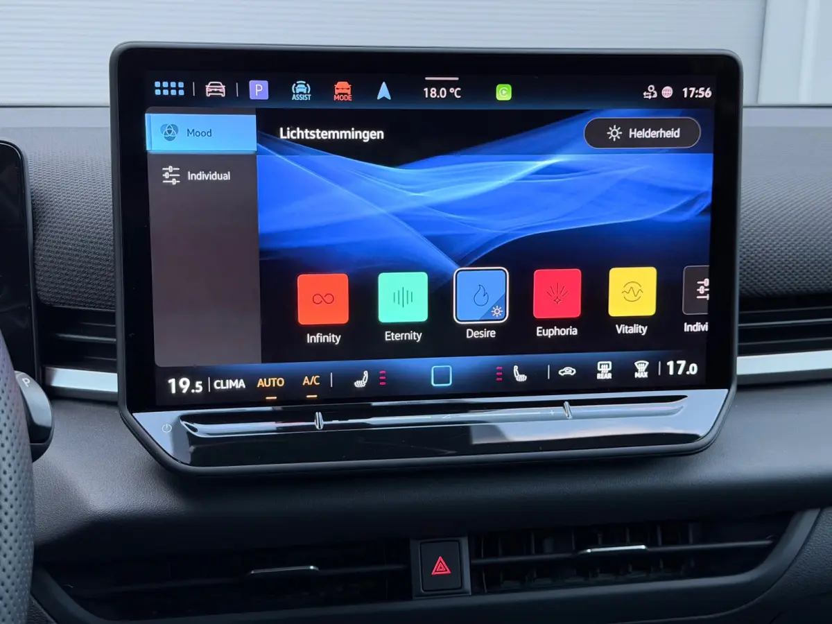 1.5 eTSI R-Line Matrix/Blindspot/Camera